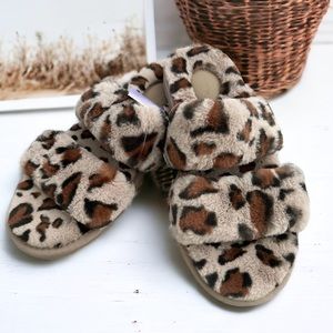 NWT Stars Above brown leopard print slippers women’s size 11